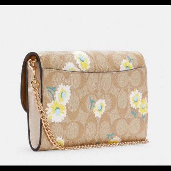 ❌SOLD ❌🌻 Crossbody In Signature Canvas With Daisy Print - Picture 10 of 12